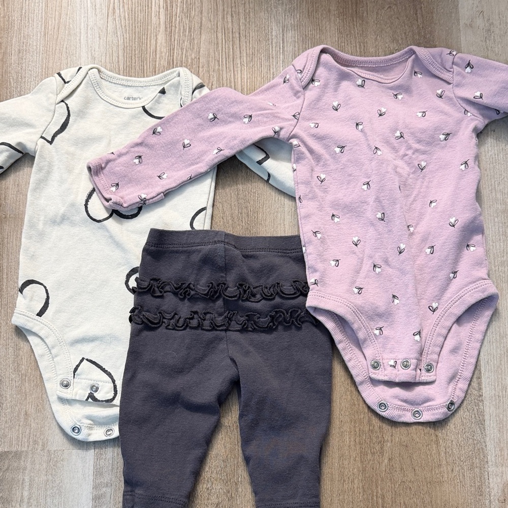 ✨Carter's Lavender Floral & White Heart Baby Bodysuits with Ruffle Pants